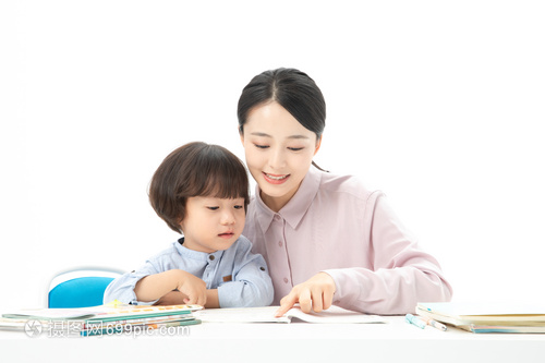 學前教育中教師指導的藝術 以愛為引，以趣為徑